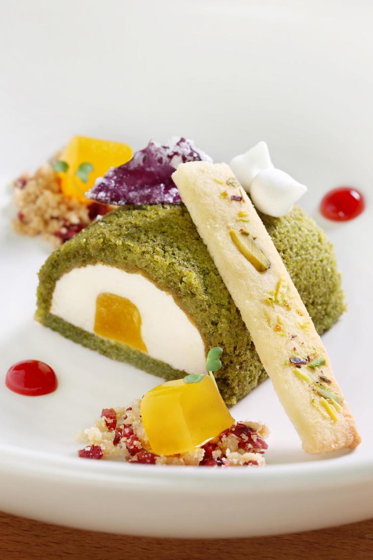pistachio-and-green-tea-chiffon-cake-at-the-fatty-bao